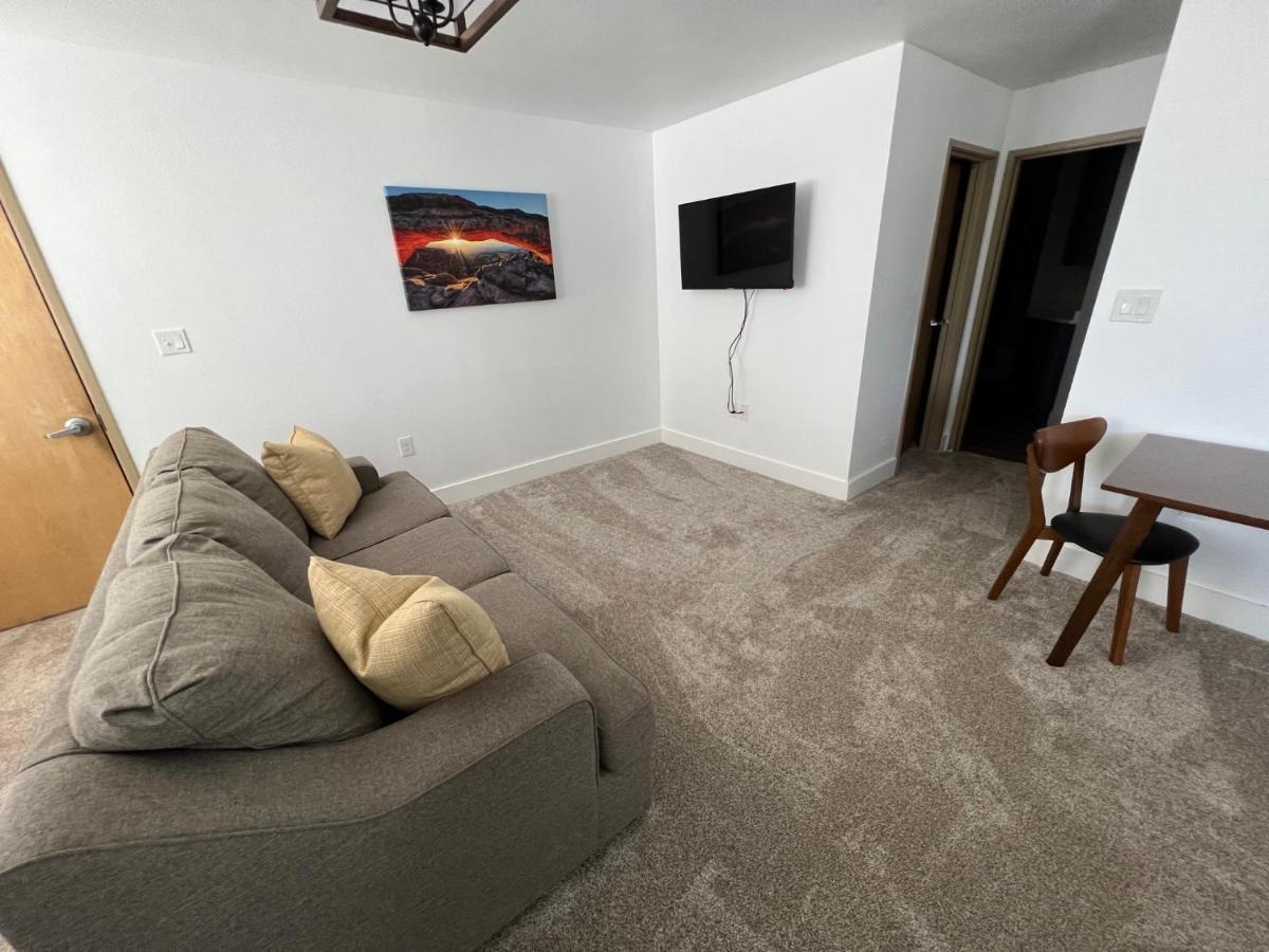 בלאנדינג Arch Canyon Inn מראה חיצוני תמונה